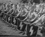 Bestand:Zomerwedstrijden van de Hitler Jugend en de nationale Jeugdstorm.jpg
