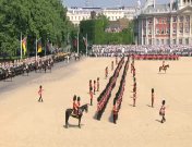 Bestand:Trooping the colour (2006).jpg