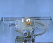 Bestand:Julia's hart (2009) titel.jpg